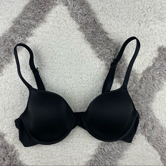 Chantelle Modern Invisible Plunge Memory Foam Bra - Picture 2 of 4